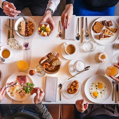 Leonor The Hotel Strasburg