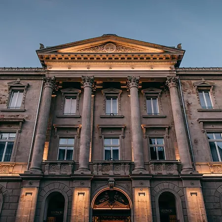 Leonor The Strasburg