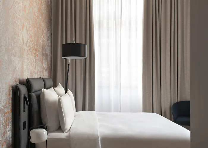 Leonor The By Collection