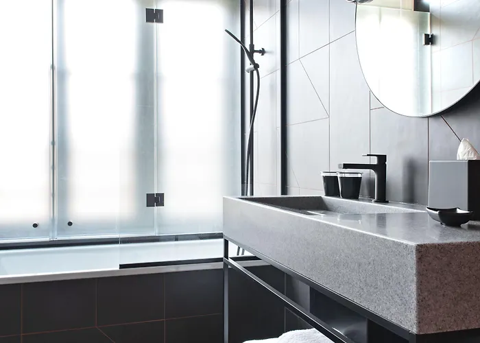 Leonor The By Collection