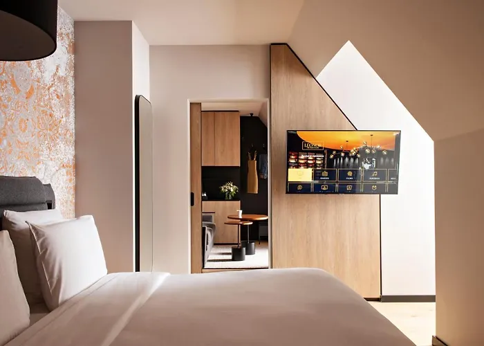 Leonor The By Collection